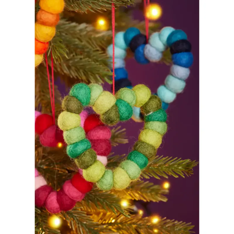 4 stk Wool Pom Pom Hearts - Fair Trade / Namaste Fair Trade