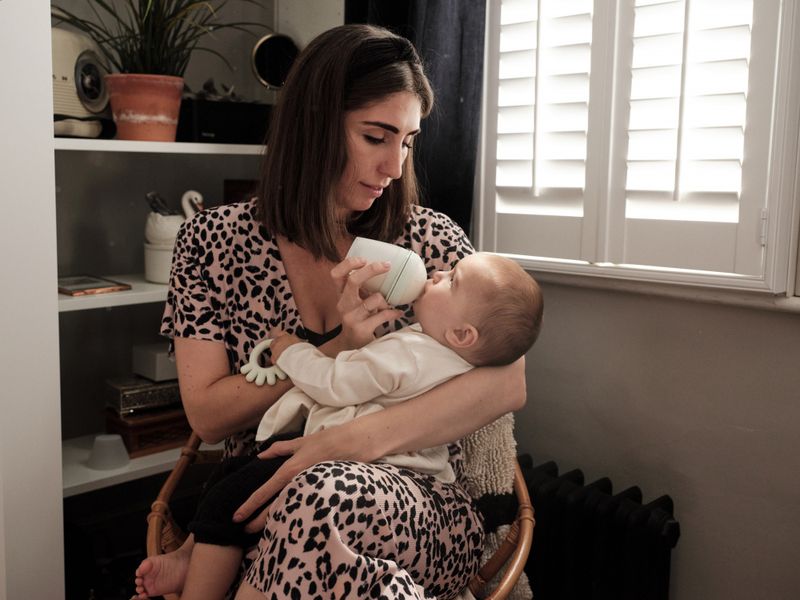 Tåteflaske i silikon 150ml, ORANSJE / BORRN