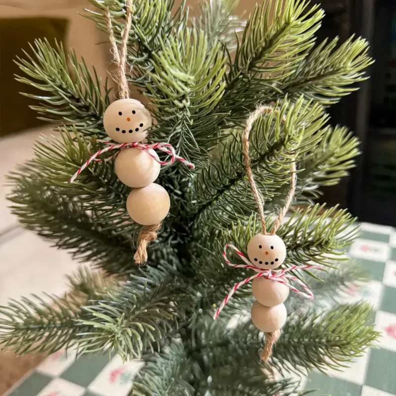 Make Your Own Christmas Snowman Decorations / Cotton Twist