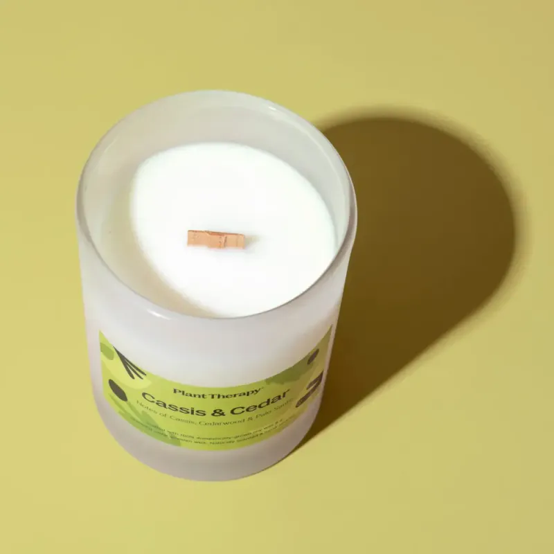 Cassis & Cedar - naturlig duftlys / Plant Therapy